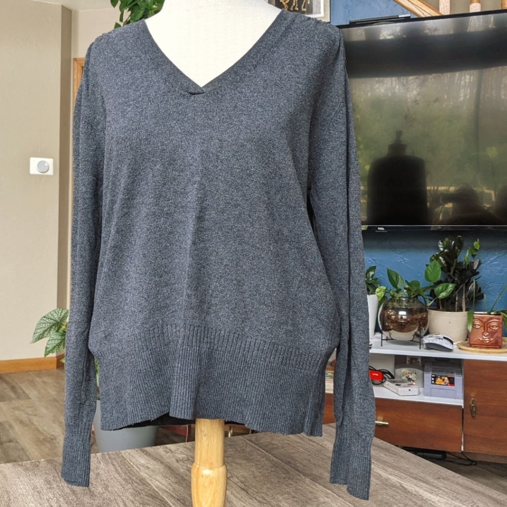 Willow Bay V Neck Long Sleeve Dark Grey Pullover Women's Size XL (18) - Picture 1 of 6
